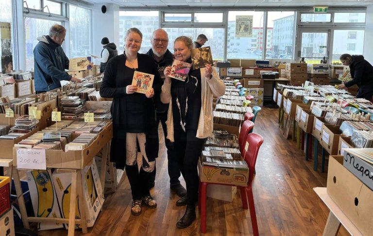 ÚTRÝMINGARSALA Á 40 ÞÚSUND VINYLPLÖTUM