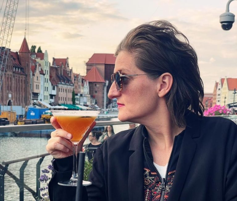 ÁSTARÓÐUR TIL KRISTÍNAR