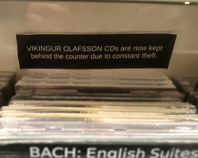 HLJÓMPLÖTUM VIKINGS HEIÐARS STOLIÐ ÚR PLÖTUBÚÐUM