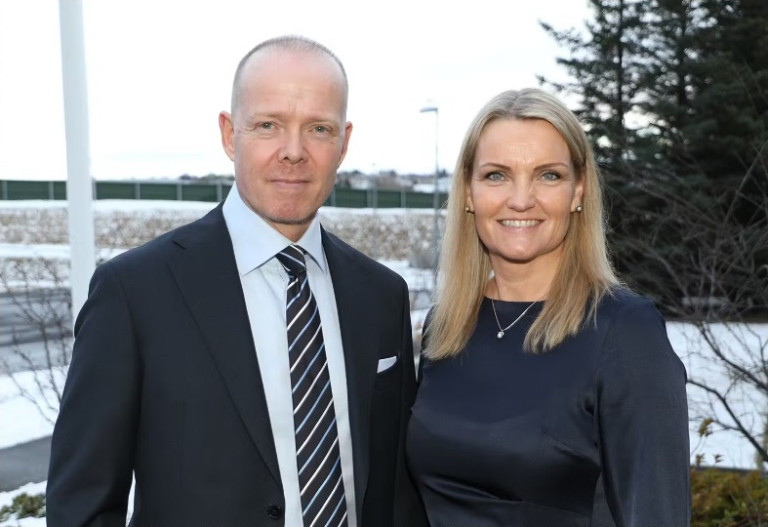 ARNAR ÞÓR LEGGUR ÚR HÖFN