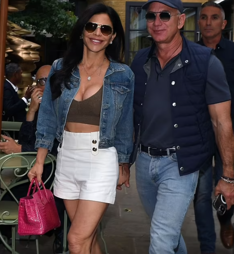 PÓLITÍSK ÁHRIF Á TÍSKUNA – EKKI SKARTA AUÐI