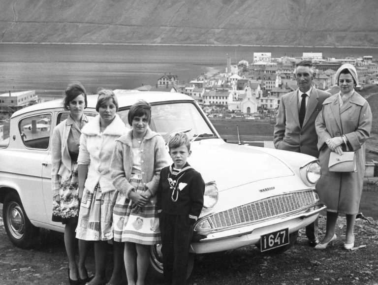 DELUXE Á ÍSAFIRÐI