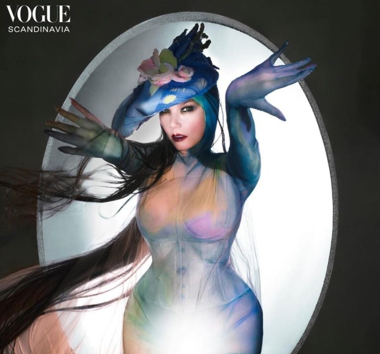 BJÖRK Á FORSÍÐU VOGUE