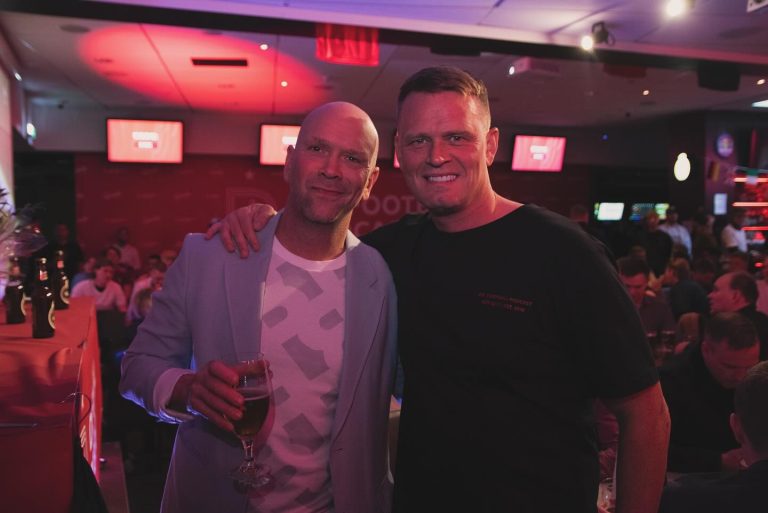 DR. FOOTBALL FÆR BJÓR OG KEILU