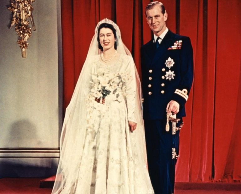 DROTTNINGARMAÐURINN (103)