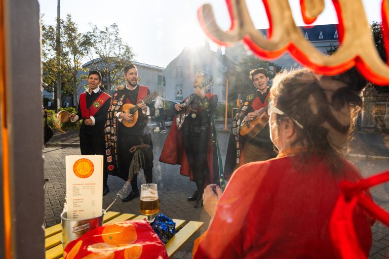 ÓKEYPIS BJÓR Í TEMPLARASUNDI – BARCELONETA 1. ÁRS