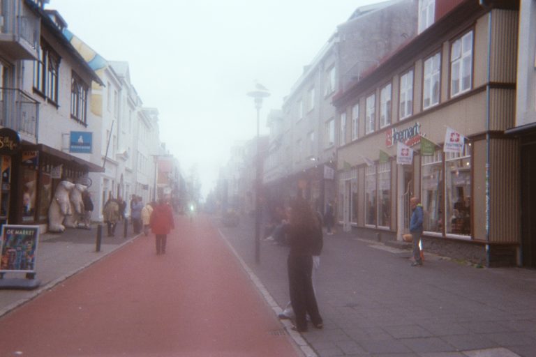 DRAUGAGANGUR Á LAUGAVEGI