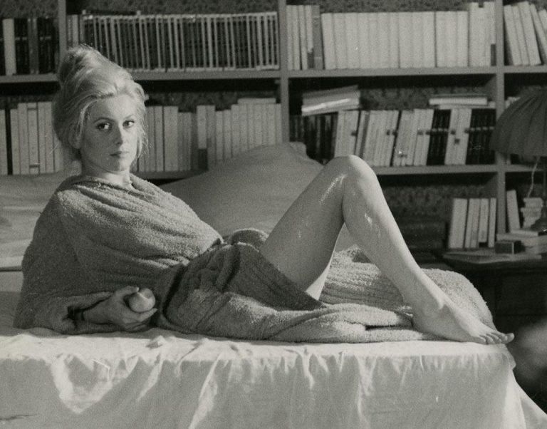 CATHERINE DENEUVE (82)