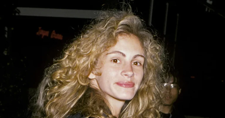 JULIA ROBERTS (58)