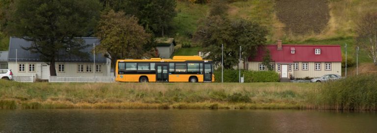 EKKERT LJÓS EÐA NET Í LANDSBYGGÐARSTRÆTÓ