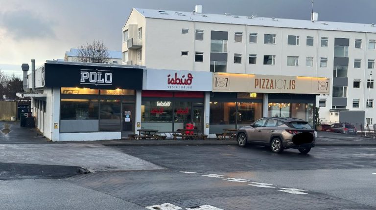 ASÍSKUR VEITINGASSTAÐUR VÍKUR FYRIR RAFRETTUBÚÐ Á HAGAMEL