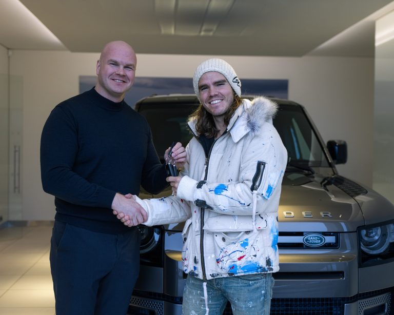 JÖKULL Í KALEO FÉKK NÝJAN DEFENDER