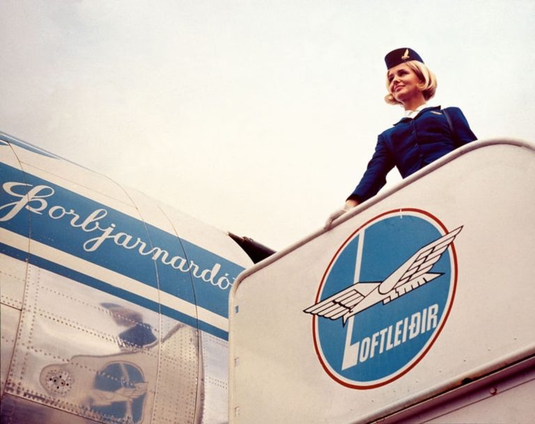 HUMARHALAR, FILET MIGNON OG KONÍAK Í LOFTLEIÐAFERÐ TIL NEW YORK NÆSTA VOR