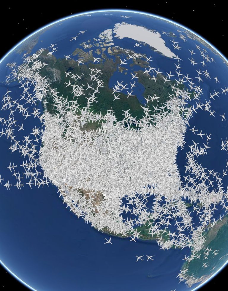 KLIKKUÐ FLUGUMFERÐ Í USA