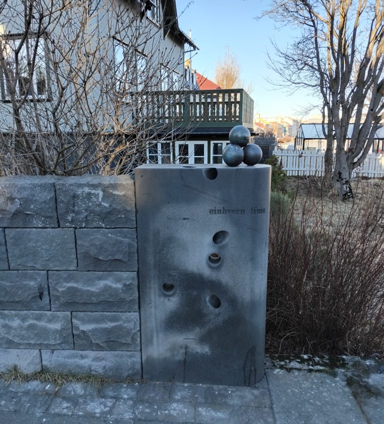 LISTAVERKIN LEYNAST VÍÐA