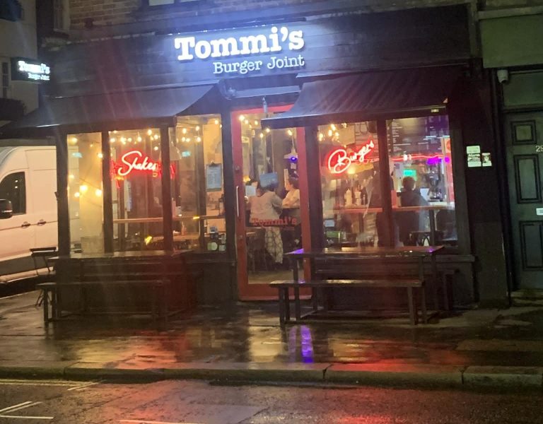 TOMMI Í LONDON