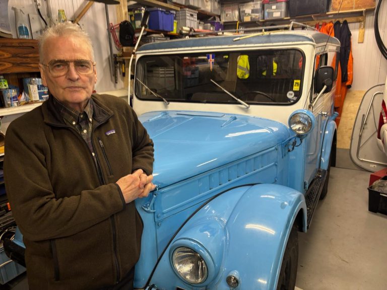 GUÐNI EIGNAST RÚSSAJEPPA