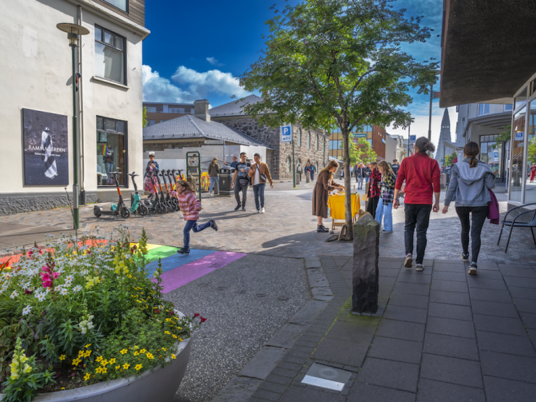 HVAÐ GÆTI GERST HÉR?